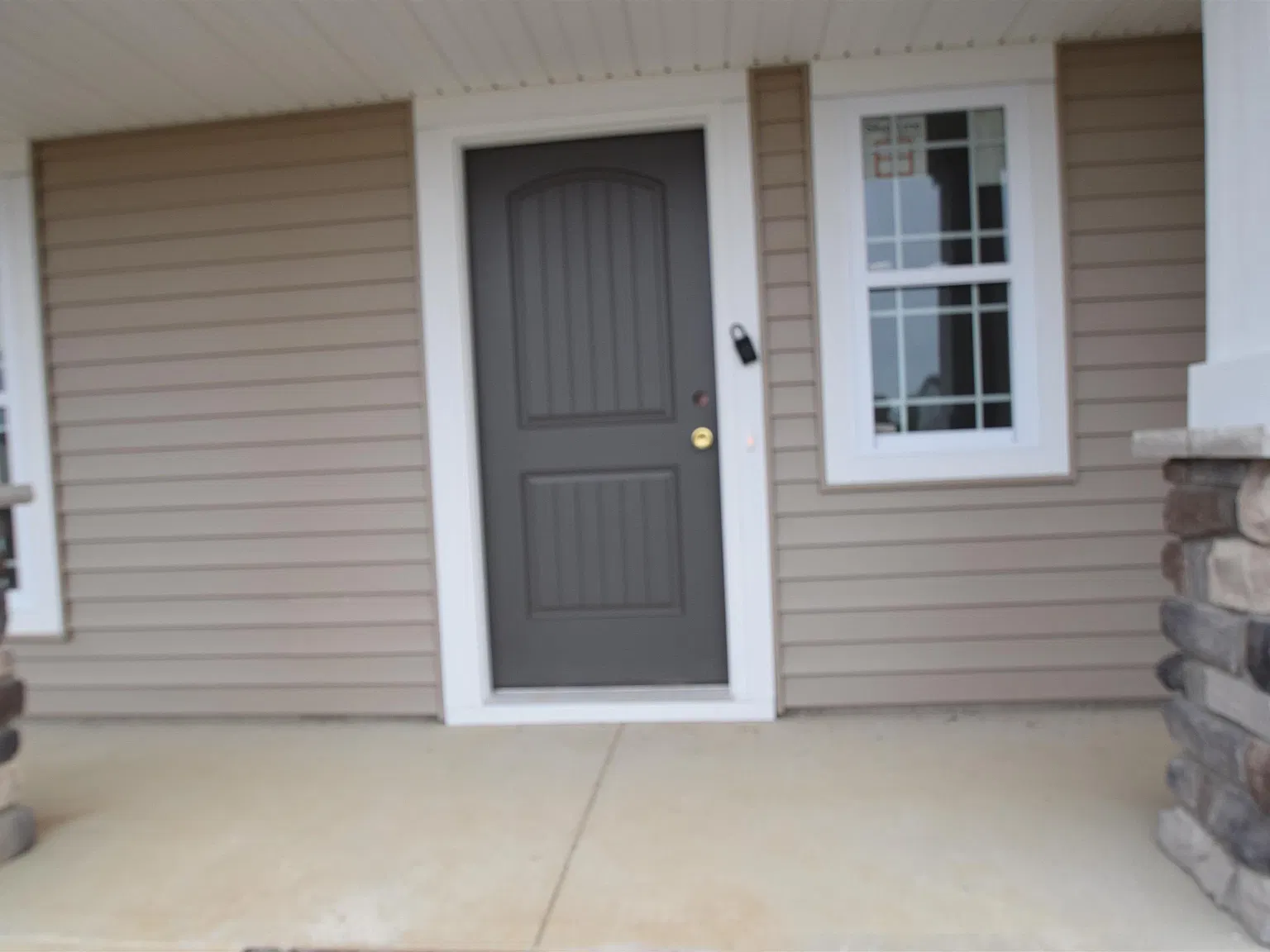 4 bed, 2.5 bath, 2120 sqft, $2,595 — Photo 3