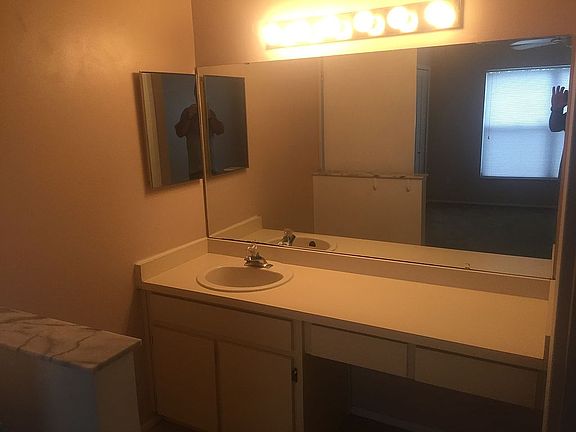4th image of 7742 Bay Cedar Dr