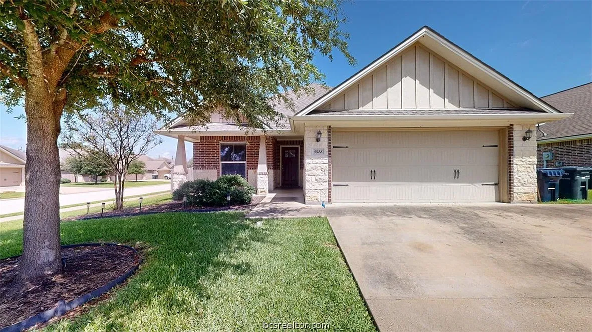 5 bed, 2111 sqft, $3,200 — Photo 1