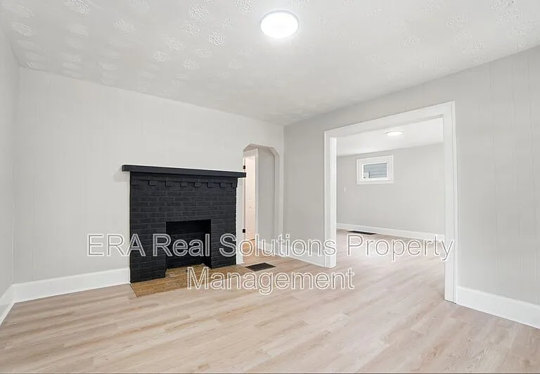 394 S Guilford Ave — Photo 8