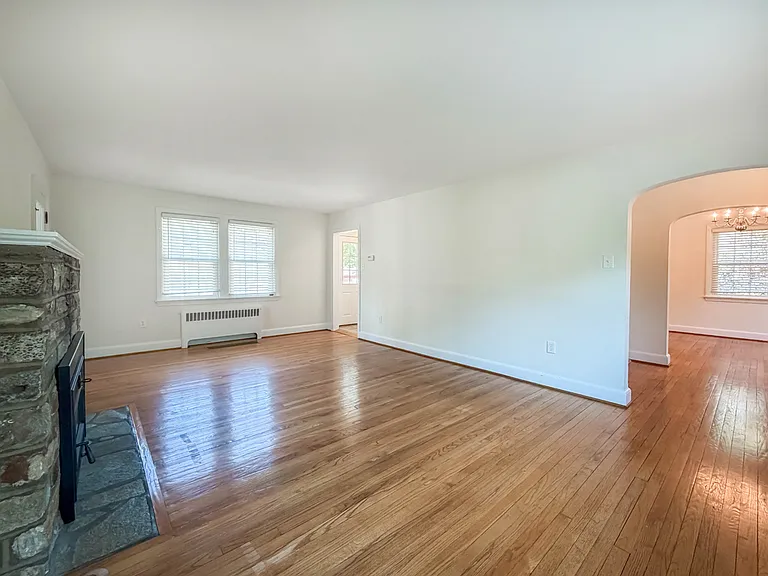 1237 Pine Grove Rd — Photo 5