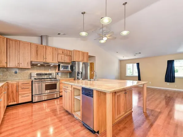 770 Washington Irving Dr, Colfax, CA 95713