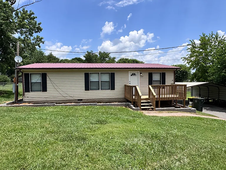 122 Lester Heights Rd — Photo 1