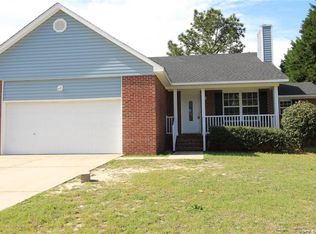 1029 Alexwood Dr, Hope Mills, NC 28348