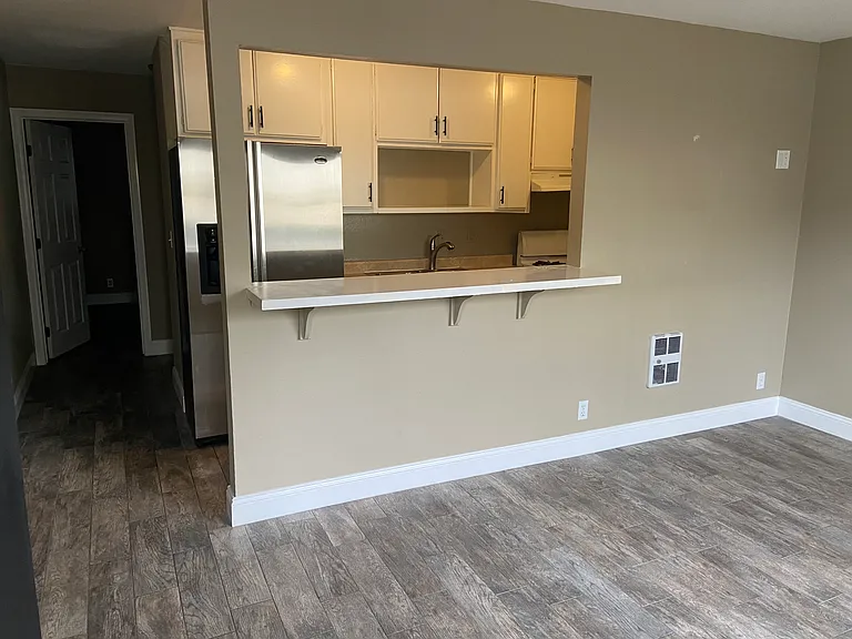 BREAKFAST BAR