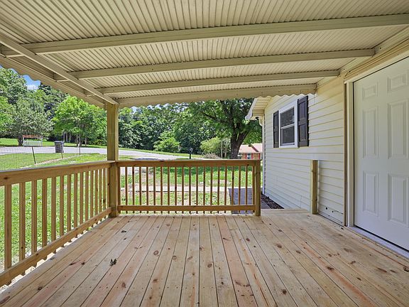 4th image of 2050 Highview Dr