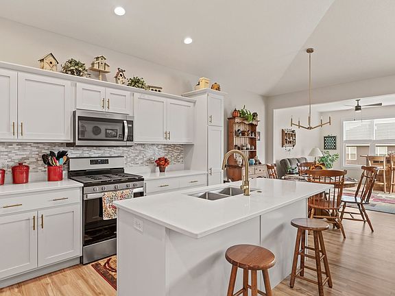 4th image of 457 N 3rd Ave #Na