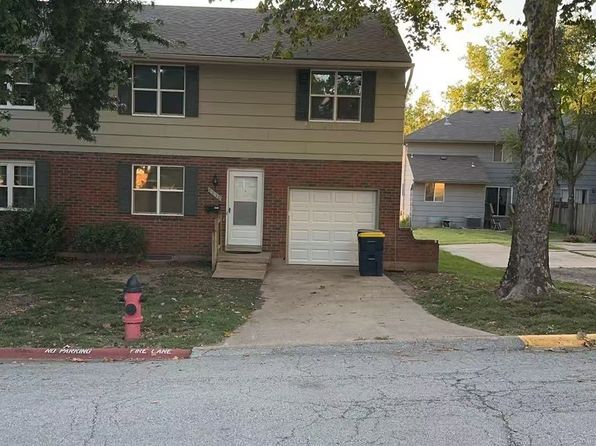 7110 NW Berkley Dr