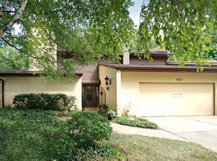 682 Hampton Ridge Dr, Akron, OH 44313