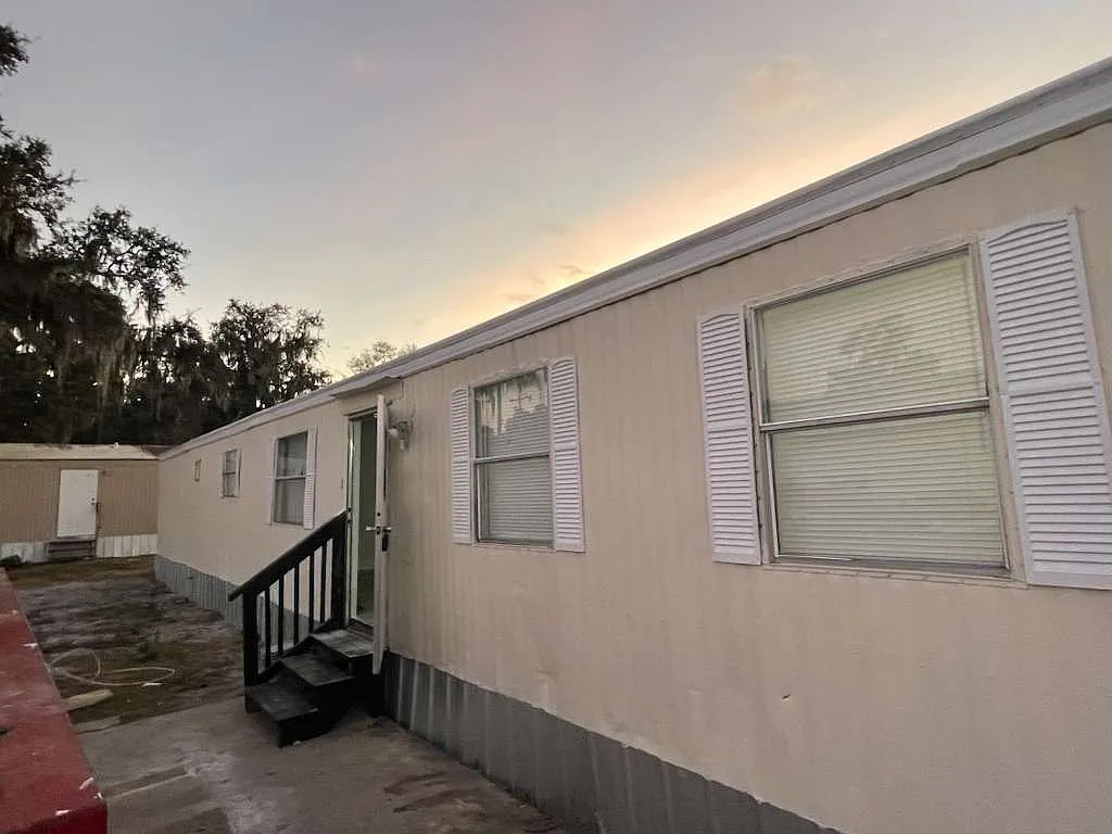 2 bed, 850 sqft, $1,017 — Photo 1