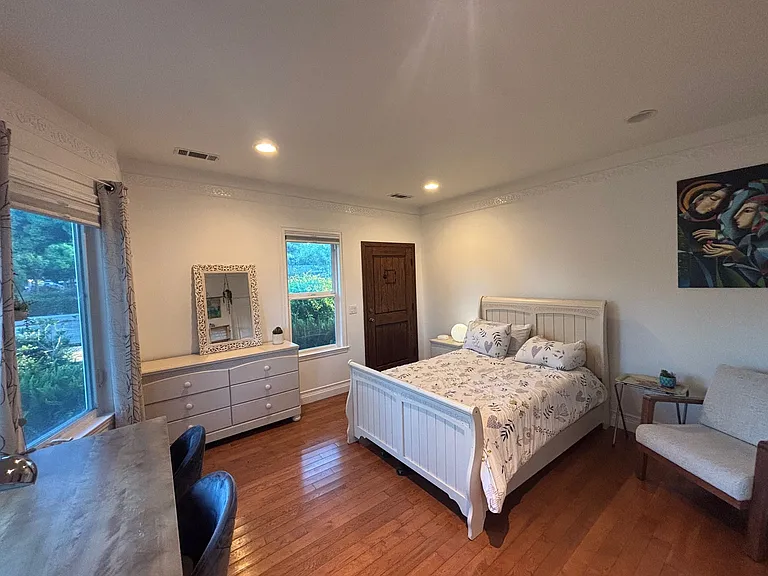 596 Pettis Ave — Photo 10