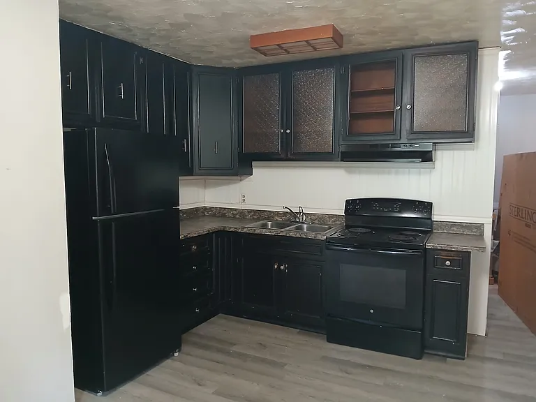 417 N Mechanic St — Photo 10