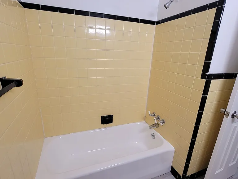 220 Avenue Des Parques North — Photo 10
