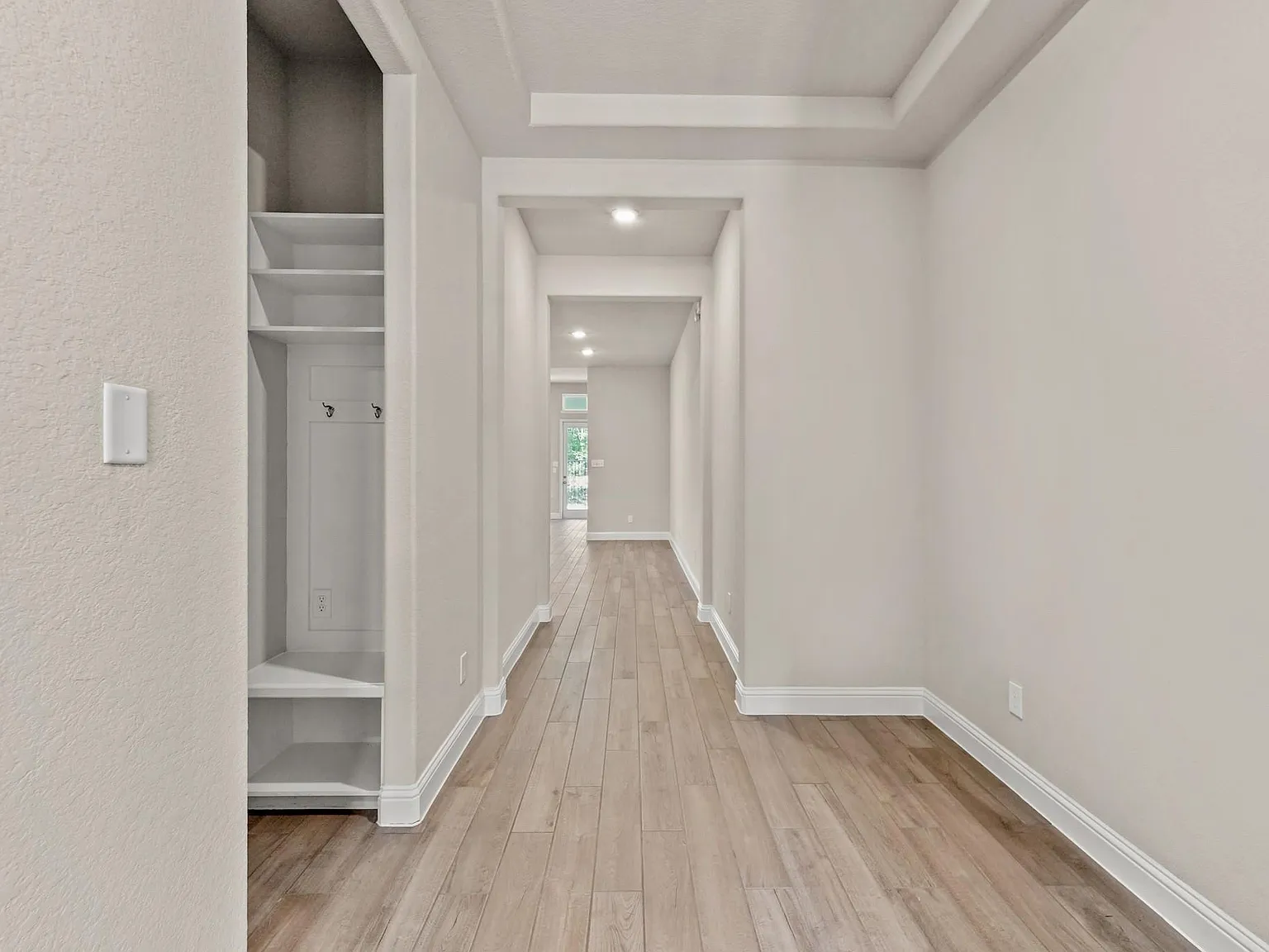 3 bed, 2.0 bath, 1794 sqft, $3,000 — Photo 3