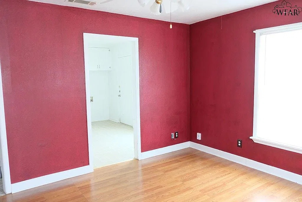 2 bed, 1.0 bath, 676 sqft, $925 — Photo 2