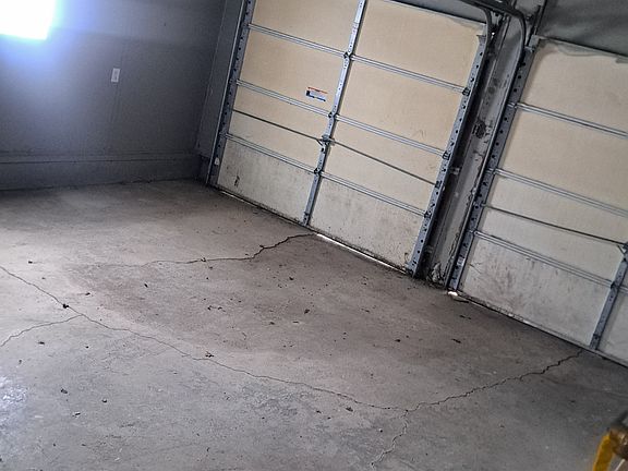 3rd image of 15980 Quarry Rd