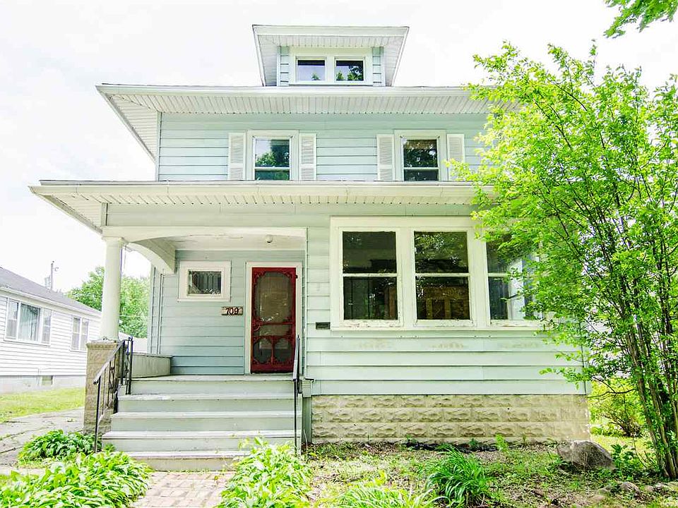 1st image of 709 1st Ave NE