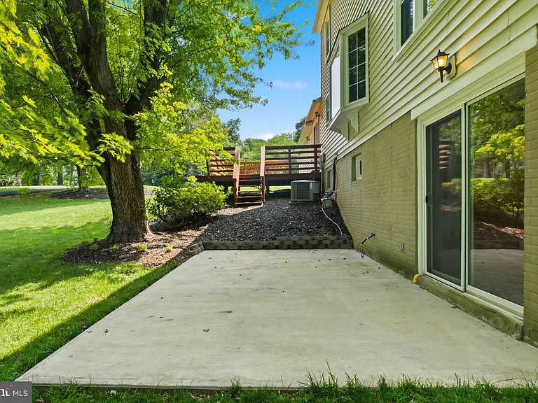 11414 Bronzedale Dr — Photo 53