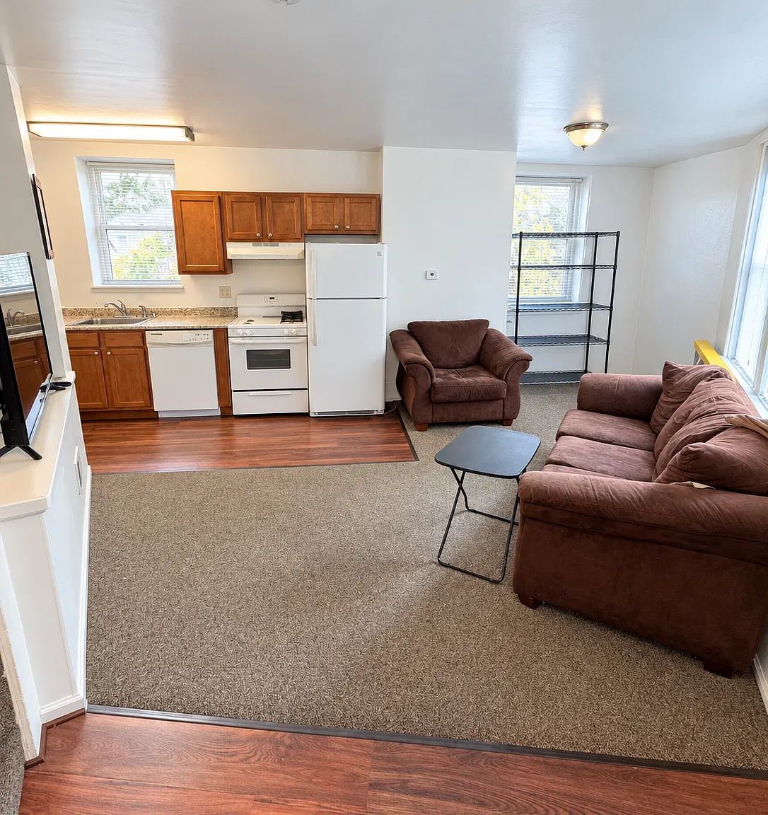 3 bed, 1300 sqft, $2,800 — Photo 1