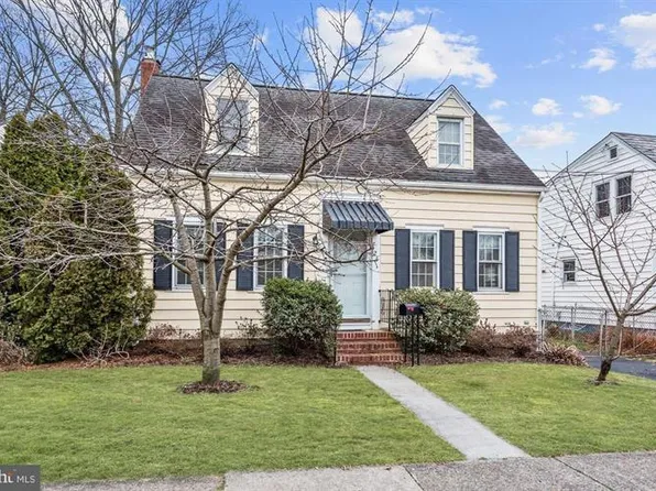 124 Maple Shade Ave, Trenton, NJ 08610