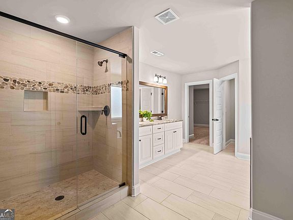 4th image of 74 Highgate Dr