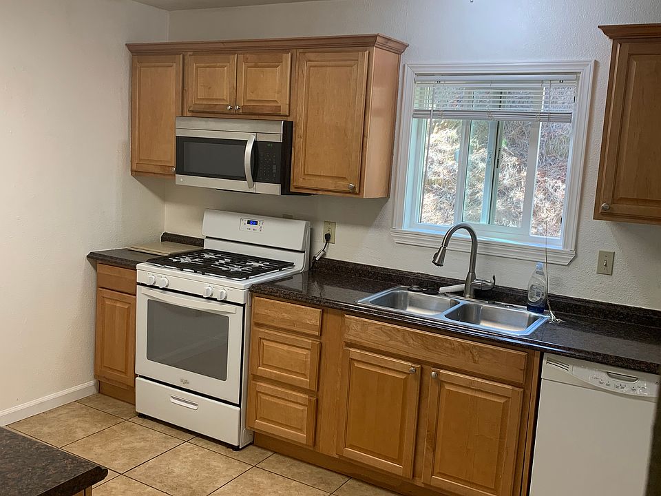 1st image of 2848 Manor Dr #A