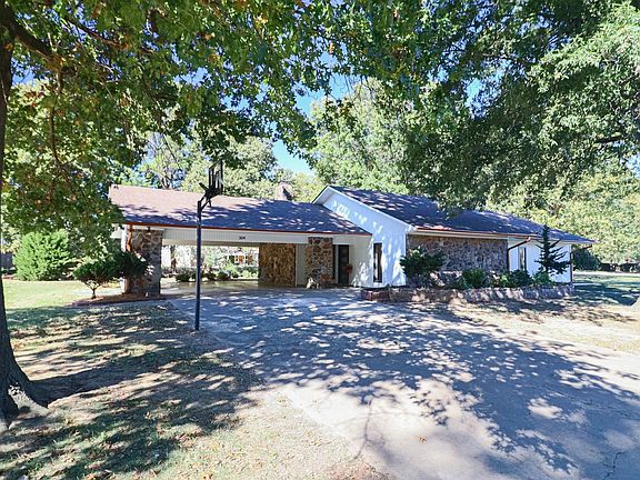 2nd image of 304 Westwood Cir