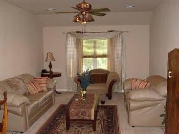 5th image of 11804 Yarbrough Dr