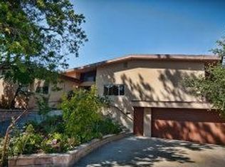 904 Kenter Way, Los Angeles, CA 90049