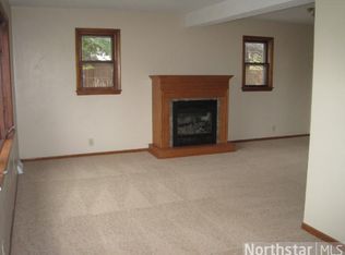 6491 7th St N, Oakdale, MN 55128