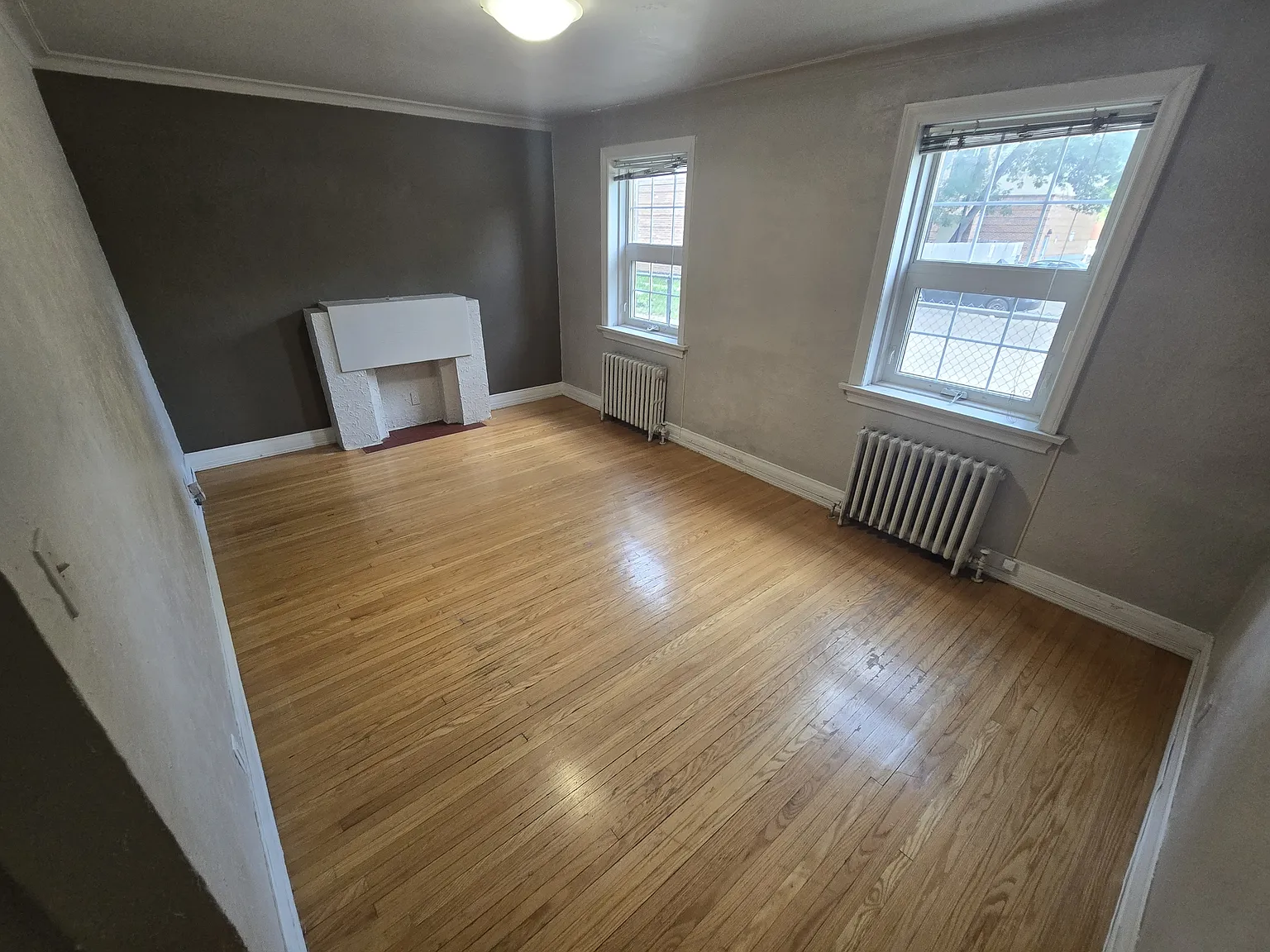 10112 W Sharon Ln — Photo 3