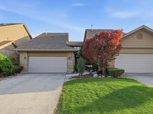 9081 Del Prado Dr, Palos Hills, IL 60465