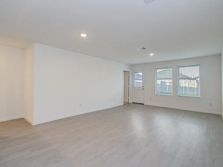 25364 Carnation Ct — Photo 11