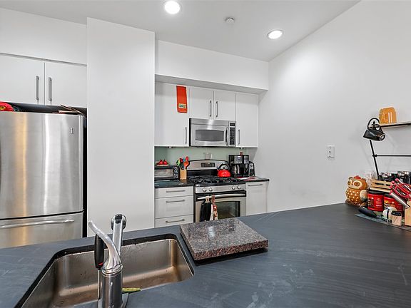 2nd image of 4 Beacon Way APT 604