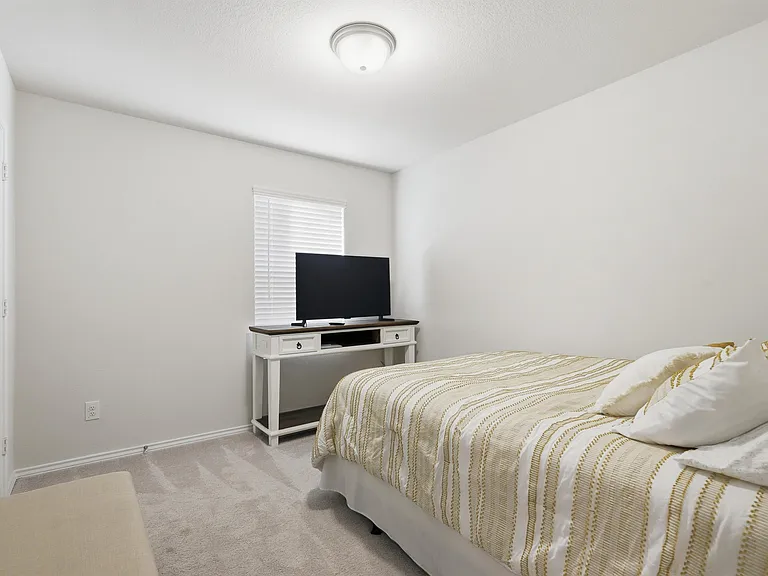 10101 Newtown Dr — Photo 20