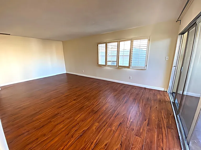 1817 N Fuller Ave #301 — Photo 5