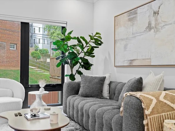2634 39th St NW, Washington, DC