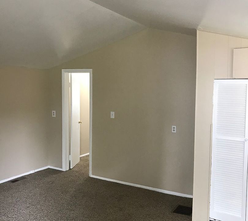 1st image of 2426 W Franklin St
