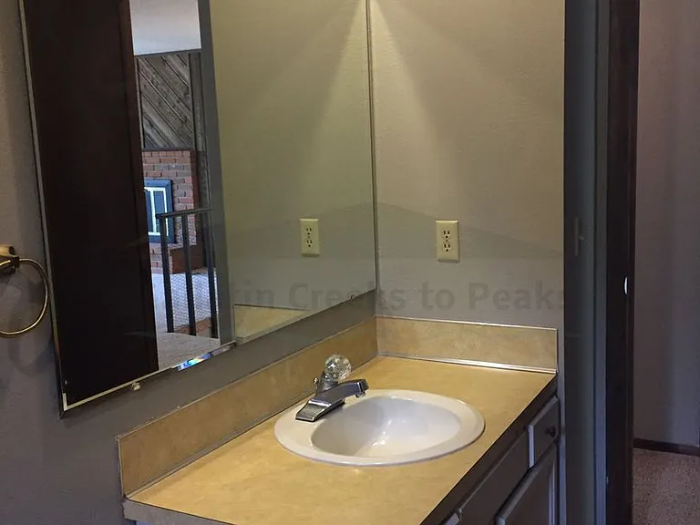410 Henderson St — Photo 10