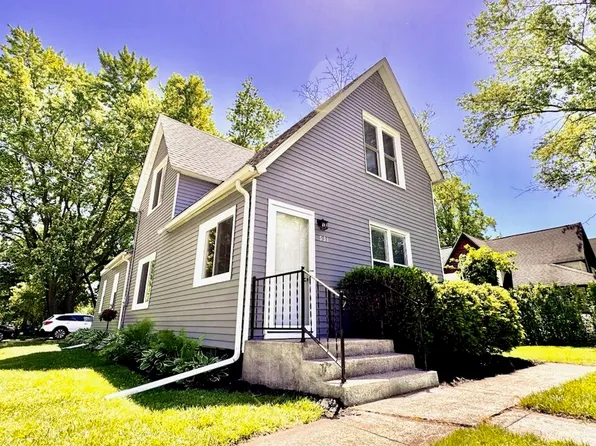 531 S 15th St, Chesterton, IN 46304