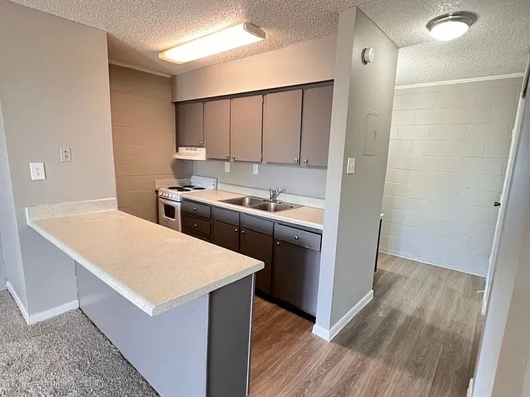 Fleur Apartments — Photo 12