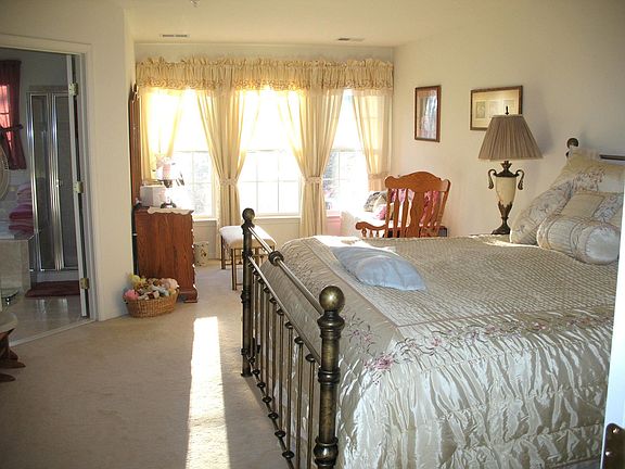 Owner Suite w/Sitting Rm