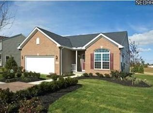 39035 Crescent Dr, Avon, OH 44011