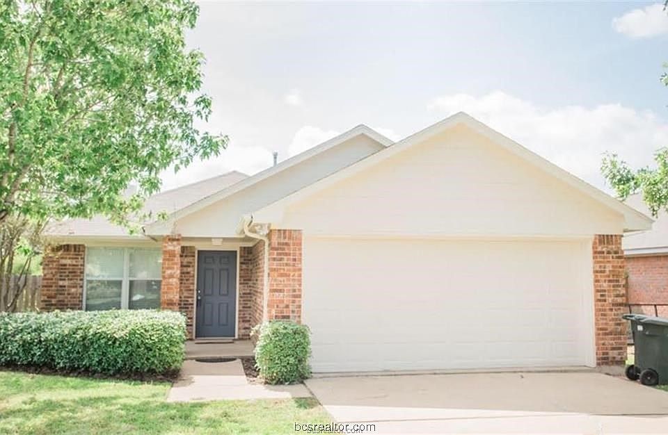 1st image of 812 Azalea Ct