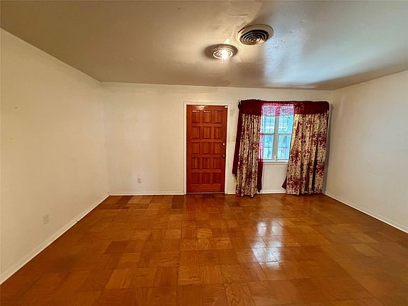 3rd image of 7721 Caddo Rd