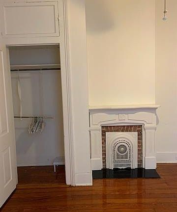 4th image of 421 Hillary St