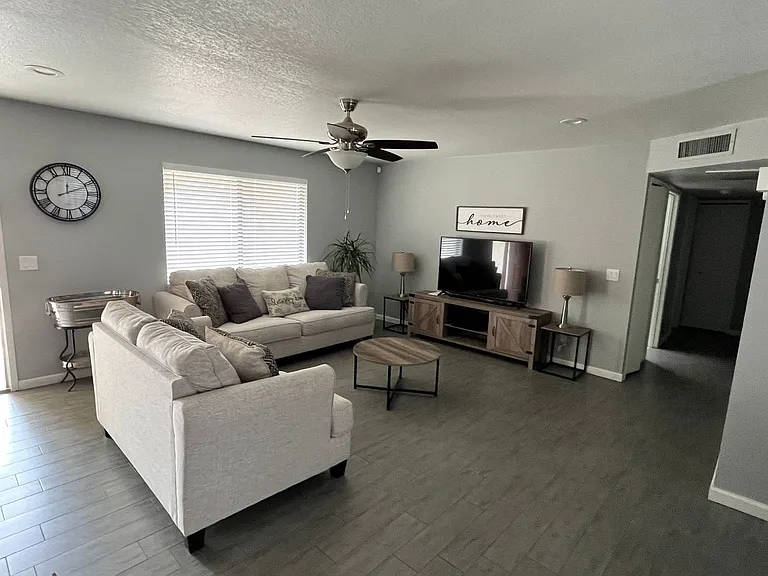 131 Voyager Ln — Photo 4
