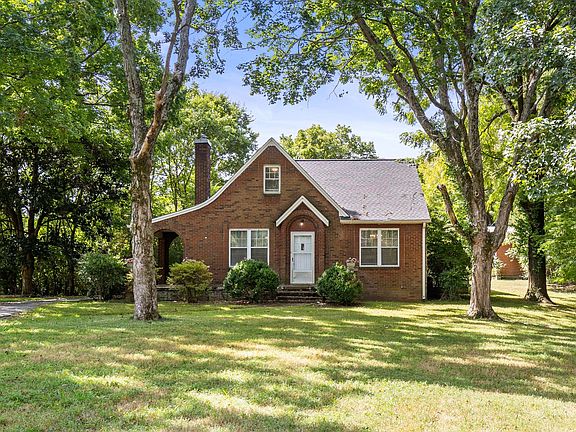 2nd image of 1460 Golf Club Ln