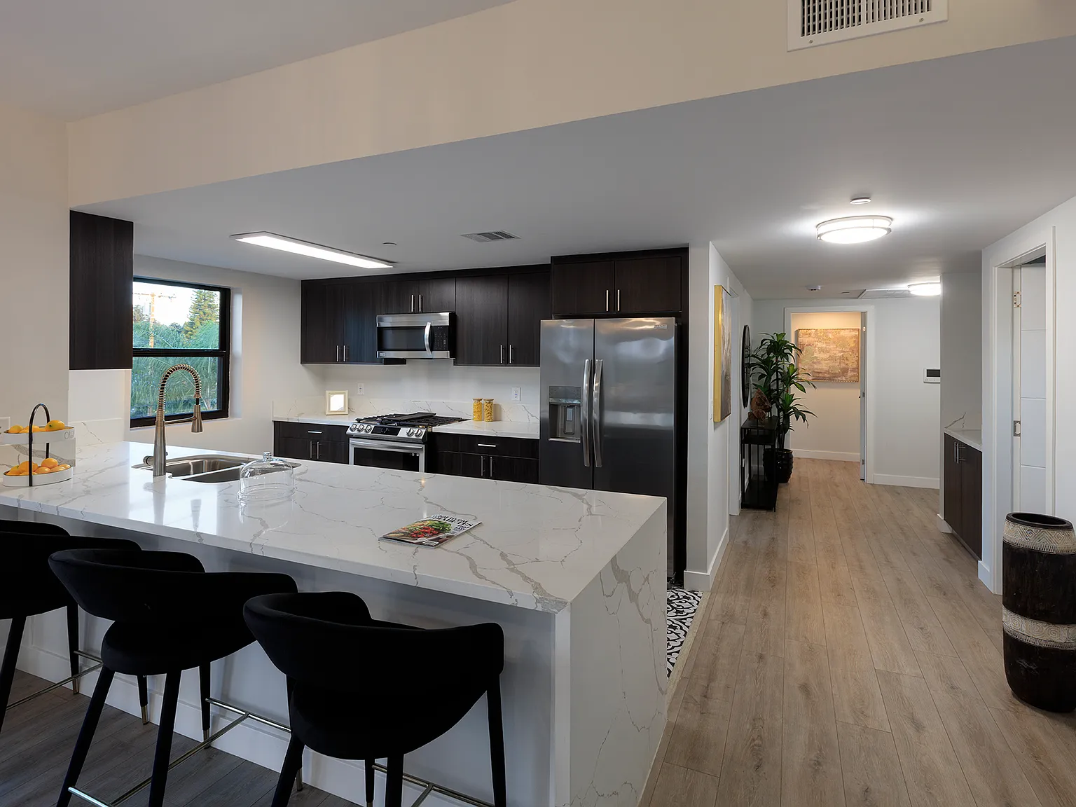 Mission 33 Apartments — Photo 2