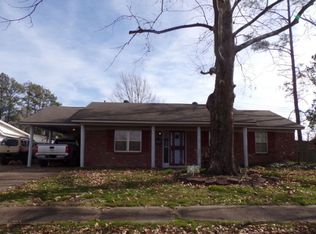 1403 Crestmere St, West Memphis, AR 72301